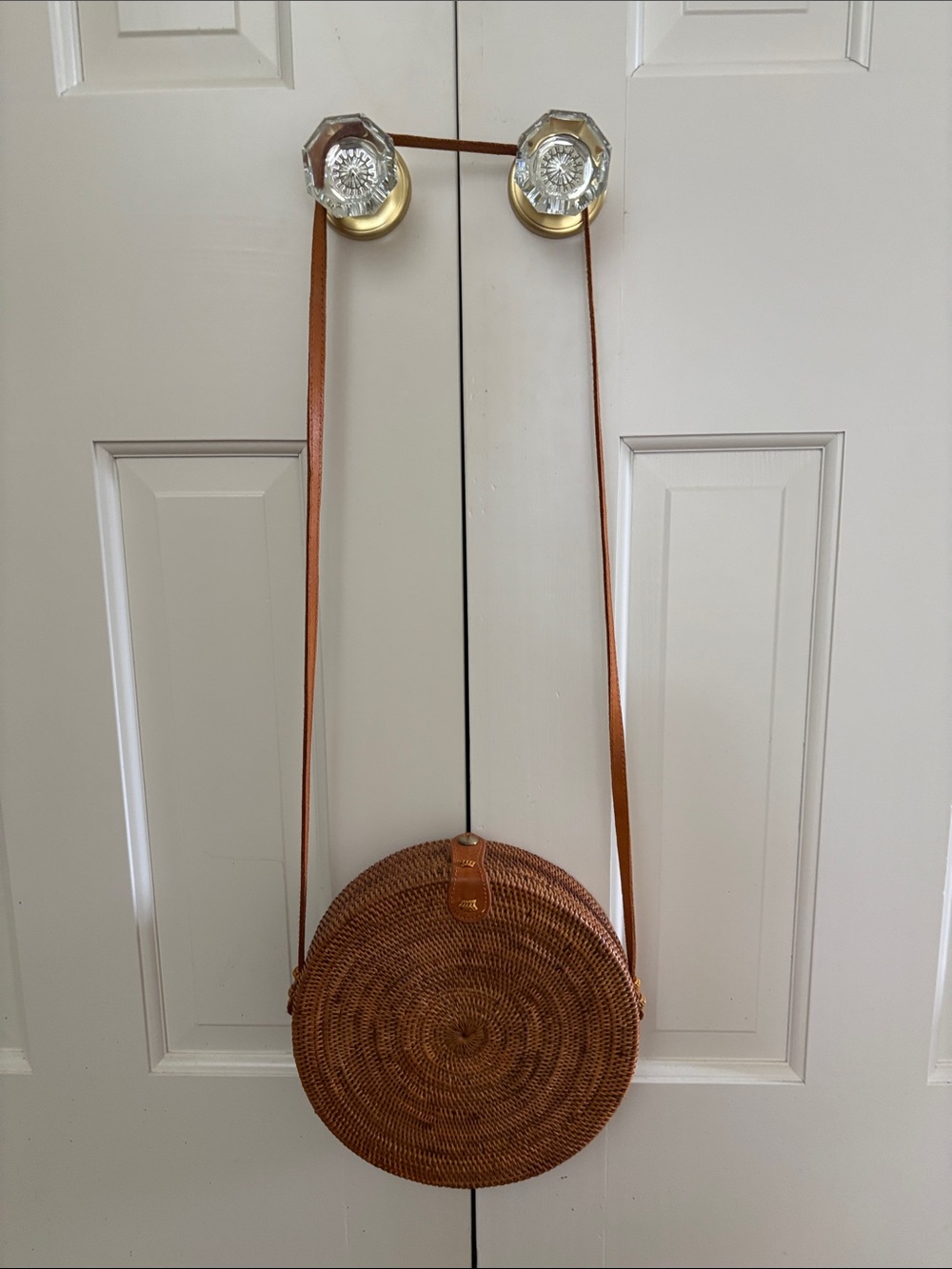 Round Woven Rattan Crossbody Bag in Warm Brown